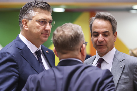 Ο Κροάτης πρωθυπουργός Αντρέι Πλένκοβιτς με τον Έλληνα ομόλογό του στις Βρυξέλλες
